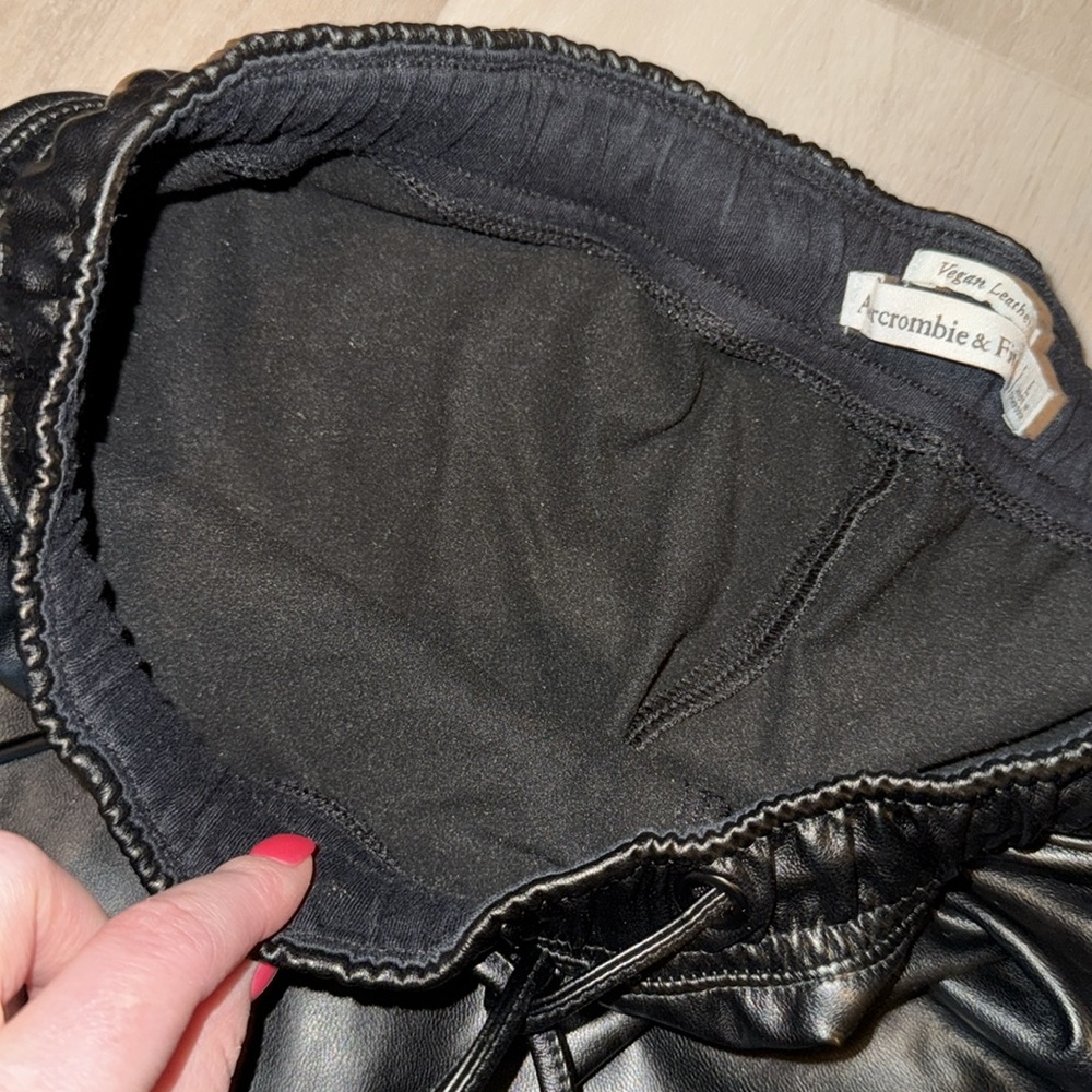 Abercrombie and fitch vegan Leather Joggers - Picture 6 of 8